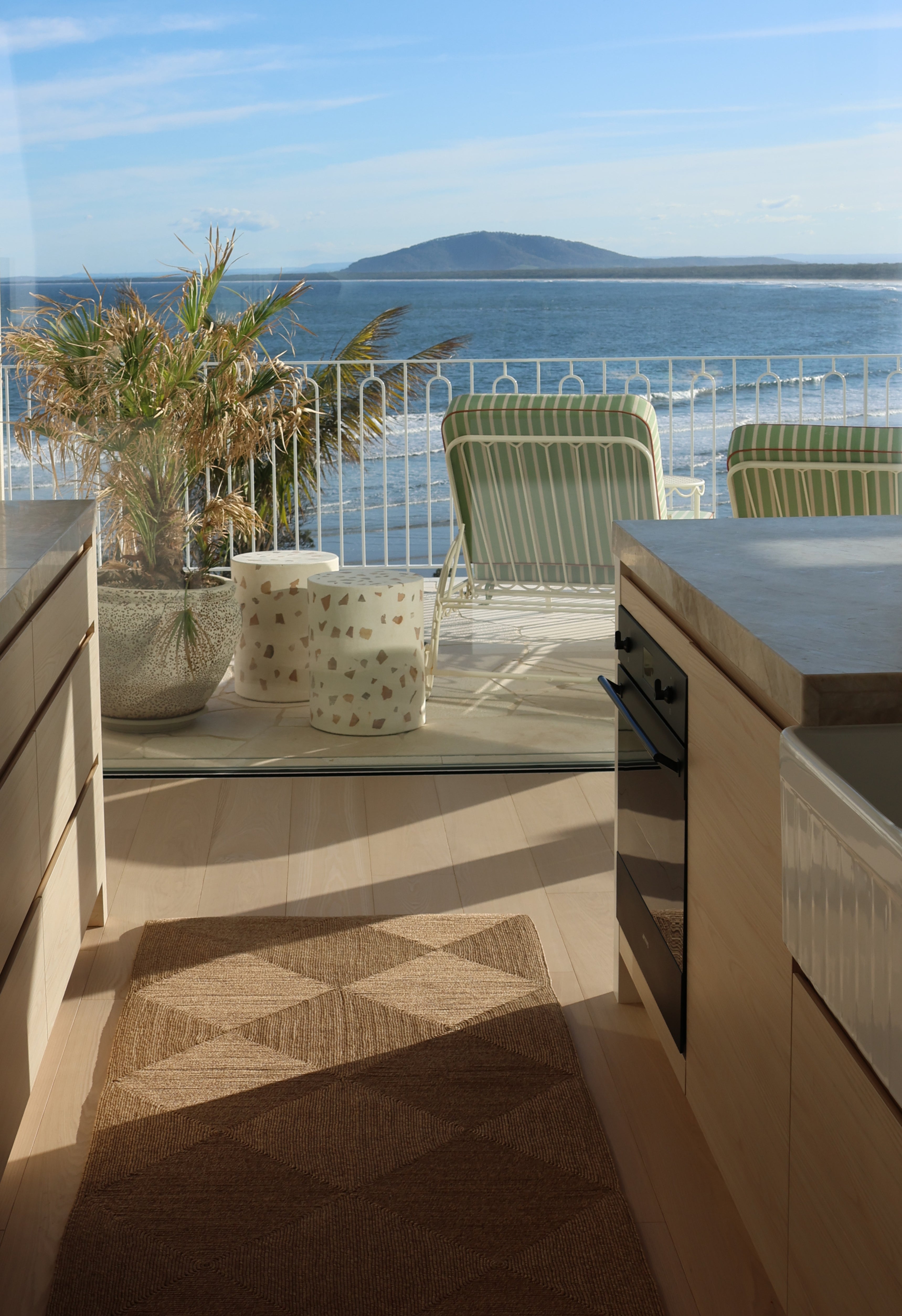 The Capella Runner — Natural #colour_natural